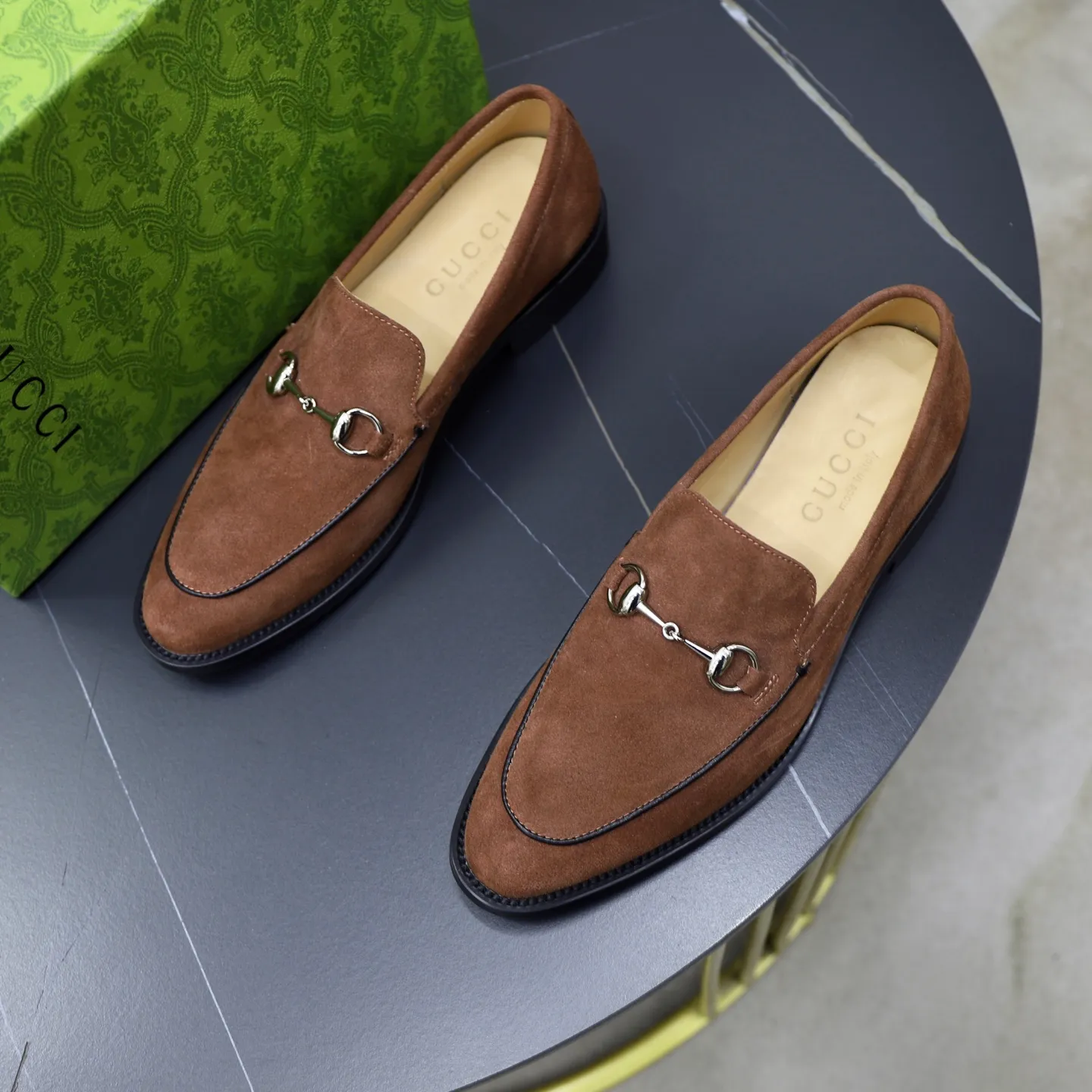 Men's shoes: 260🙅‍♂️🙅‍♂️🙅‍♂️Niuli Brand: GUCCI Size: 38-44 (45 can be customized) Level: Counter classic Material: Original soft cowhide upper Comfortable cowhide lining Original lightweight outsole Style category: Business casual footwear Driving leather shoes Color: Actual picture color